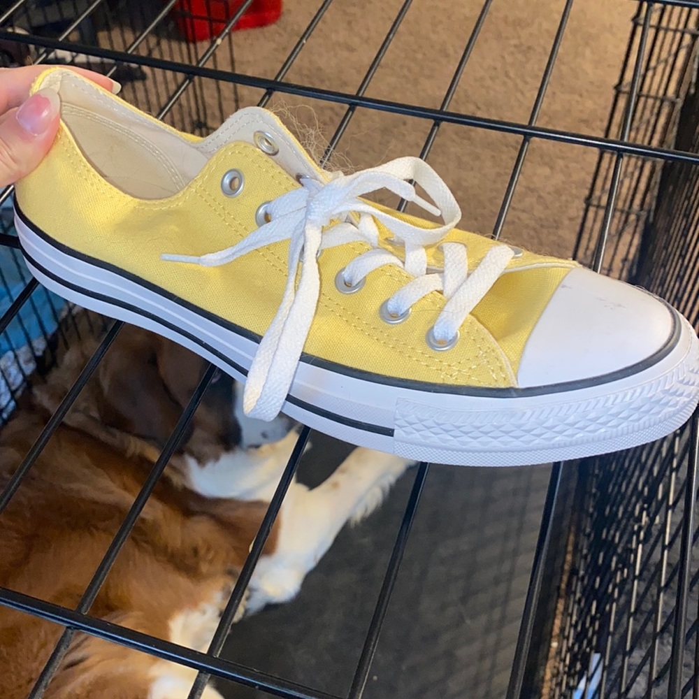 Never worn yellow converse